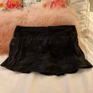 LULU LEMON CAMO TENNIS SKIRT